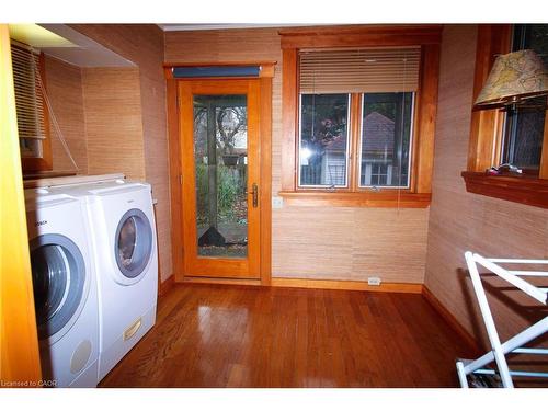 88 Cline Avenue N, Hamilton, ON - Indoor Photo Showing Laundry Room