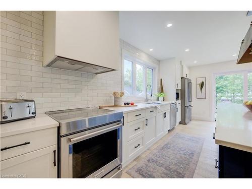 38 Euclid Avenue, Waterloo, ON - Indoor Photo Showing Kitchen With Upgraded Kitchen