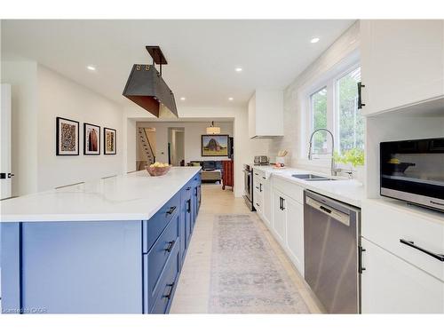 38 Euclid Avenue, Waterloo, ON - Indoor Photo Showing Kitchen With Upgraded Kitchen