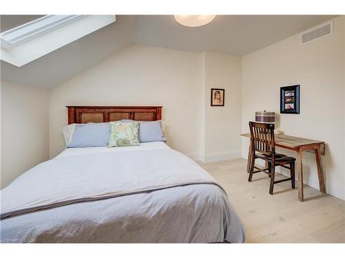 38 Euclid Avenue, Waterloo, ON - Indoor Photo Showing Bedroom