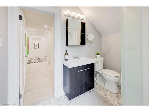 38 Euclid Avenue, Waterloo, ON - Indoor Photo Showing Bathroom