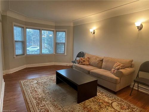 1028 Main Street W, Hamilton, ON - Indoor Photo Showing Living Room
