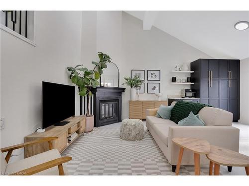 49 Wyandotte Court, Kitchener, ON - Indoor