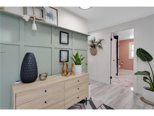 49 Wyandotte Court, Kitchener, ON - Indoor