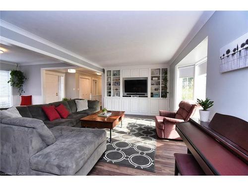 1284 Highway 54, Caledonia, ON - Indoor Photo Showing Living Room