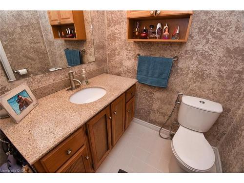 1284 Highway 54, Caledonia, ON - Indoor Photo Showing Bathroom