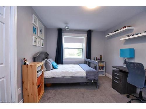 1284 Highway 54, Caledonia, ON - Indoor Photo Showing Bedroom