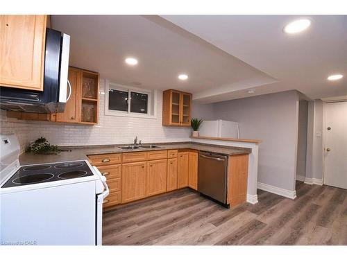 1284 Highway 54, Caledonia, ON - Indoor Photo Showing Kitchen With Double Sink