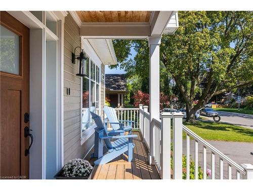 2195 Courtland Drive, Burlington, ON - Outdoor