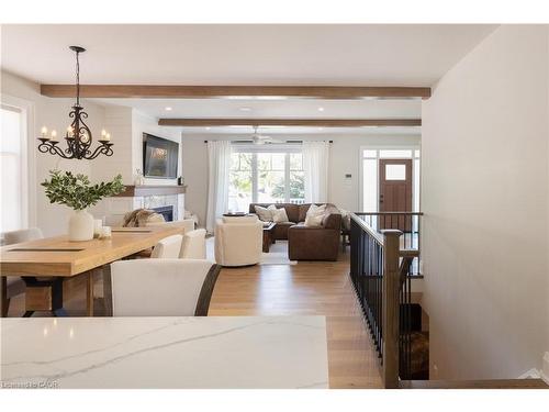 2195 Courtland Drive, Burlington, ON - Indoor Photo Showing Dining Room