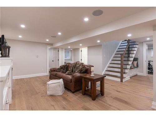 2195 Courtland Drive, Burlington, ON - Indoor