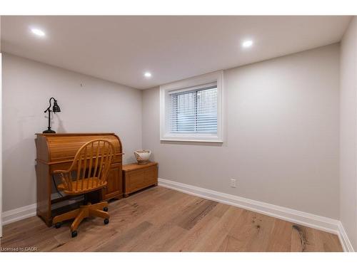 2195 Courtland Drive, Burlington, ON - Indoor