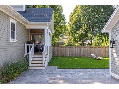 2195 Courtland Drive, Burlington, ON - Outdoor