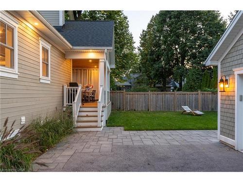 2195 Courtland Drive, Burlington, ON - Outdoor