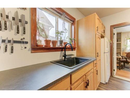 257 Guelph Street, Kitchener, ON - Indoor Photo Showing Kitchen