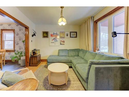 257 Guelph Street, Kitchener, ON - Indoor Photo Showing Living Room
