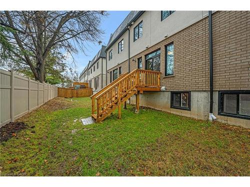 24-143 Elgin Street N, Cambridge, ON - Outdoor