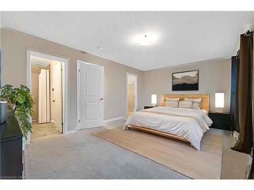 24-143 Elgin Street N, Cambridge, ON - Indoor Photo Showing Bedroom