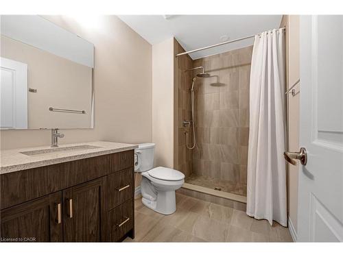 24-143 Elgin Street N, Cambridge, ON - Indoor Photo Showing Bathroom