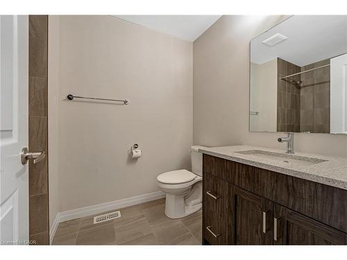 24-143 Elgin Street N, Cambridge, ON - Indoor Photo Showing Bathroom