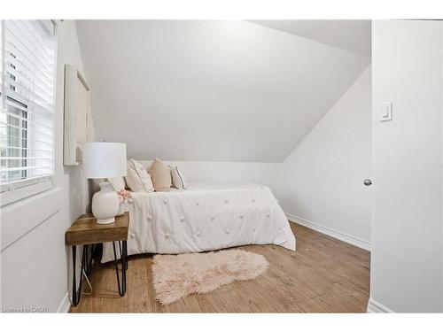 190 Mead Avenue, Hamilton, ON - Indoor