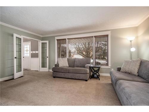 354 Forestlawn Road, Waterloo, ON - Indoor Photo Showing Living Room
