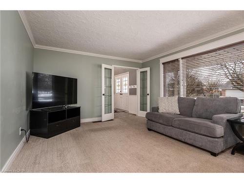 354 Forestlawn Road, Waterloo, ON - Indoor Photo Showing Living Room
