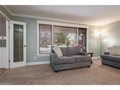 354 Forestlawn Road, Waterloo, ON - Indoor Photo Showing Living Room