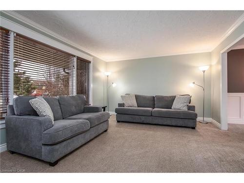 354 Forestlawn Road, Waterloo, ON - Indoor Photo Showing Living Room
