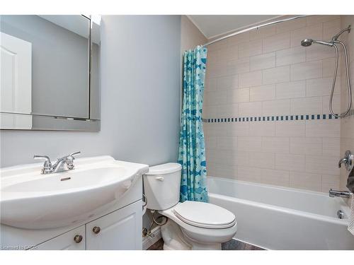 354 Forestlawn Road, Waterloo, ON - Indoor Photo Showing Bathroom