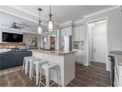 115 Larry Crescent, Caledonia, ON - Indoor Photo Showing Kitchen With Upgraded Kitchen