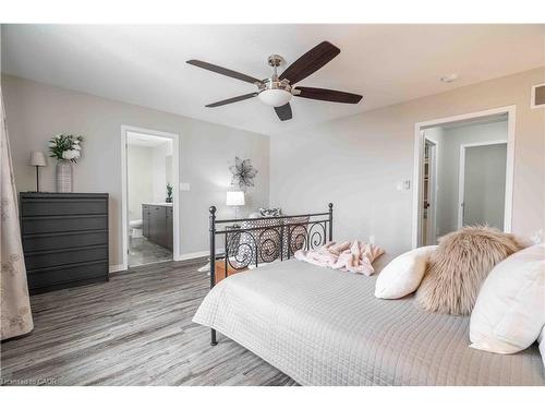 115 Larry Crescent, Caledonia, ON - Indoor Photo Showing Bedroom