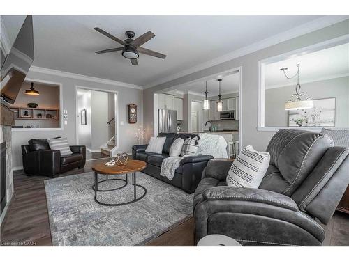 115 Larry Crescent, Caledonia, ON - Indoor Photo Showing Living Room