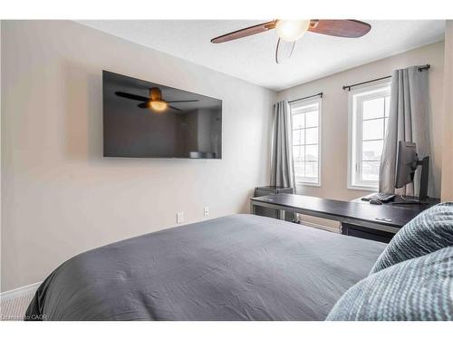 115 Larry Crescent, Caledonia, ON - Indoor Photo Showing Bedroom