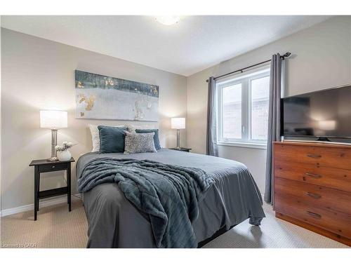 115 Larry Crescent, Caledonia, ON - Indoor Photo Showing Bedroom