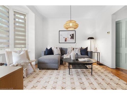 40 Emerald Street N, Hamilton, ON - Indoor Photo Showing Living Room