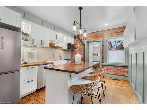 40 Emerald Street N, Hamilton, ON - Indoor Photo Showing Kitchen With Upgraded Kitchen