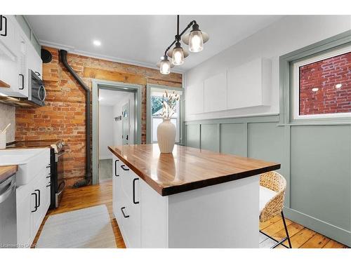 40 Emerald Street N, Hamilton, ON - Indoor Photo Showing Kitchen