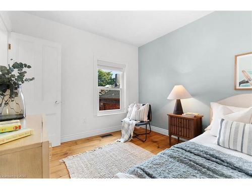40 Emerald Street N, Hamilton, ON - Indoor Photo Showing Bedroom