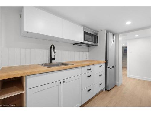 40 Emerald Street N, Hamilton, ON - Indoor Photo Showing Kitchen