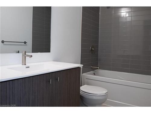 2304-25 Wellington Street S, Kitchener, ON - Indoor Photo Showing Bathroom