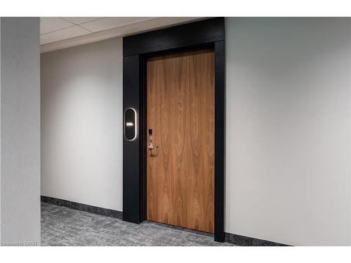 2304-25 Wellington Street S, Kitchener, ON - Indoor Photo Showing Other Room