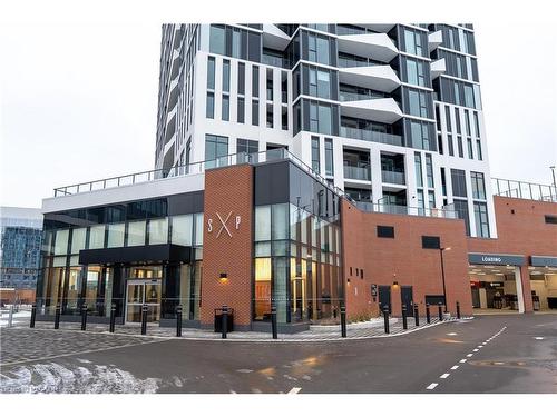 2304-25 Wellington Street S, Kitchener, ON - Outdoor