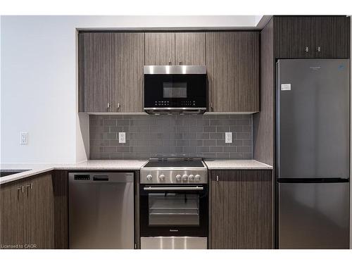 2304-25 Wellington Street S, Kitchener, ON - Indoor Photo Showing Kitchen With Upgraded Kitchen