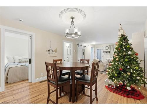 80 Province Street N, Hamilton, ON - Indoor Photo Showing Dining Room