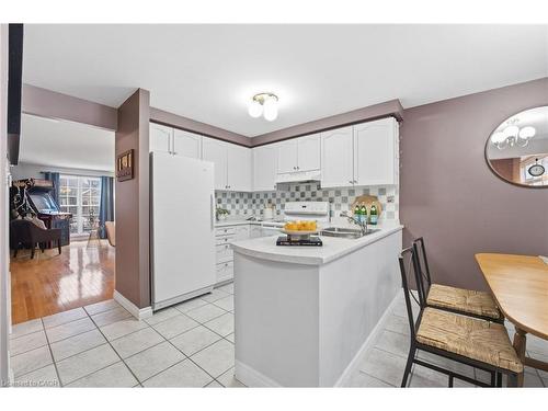 68 Fairlake Drive, Cambridge, ON - Indoor Photo Showing Kitchen