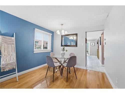 68 Fairlake Drive, Cambridge, ON - Indoor Photo Showing Dining Room
