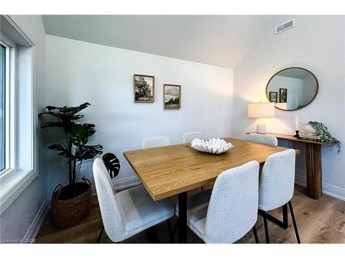654 West 5Th Street, Hamilton, ON - Indoor Photo Showing Dining Room