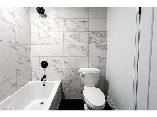 654 West 5Th Street, Hamilton, ON - Indoor Photo Showing Bathroom