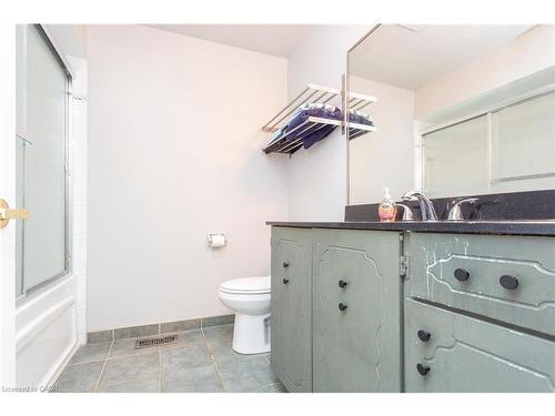 2303 Malcolm Crescent, Burlington, ON - Indoor Photo Showing Bathroom